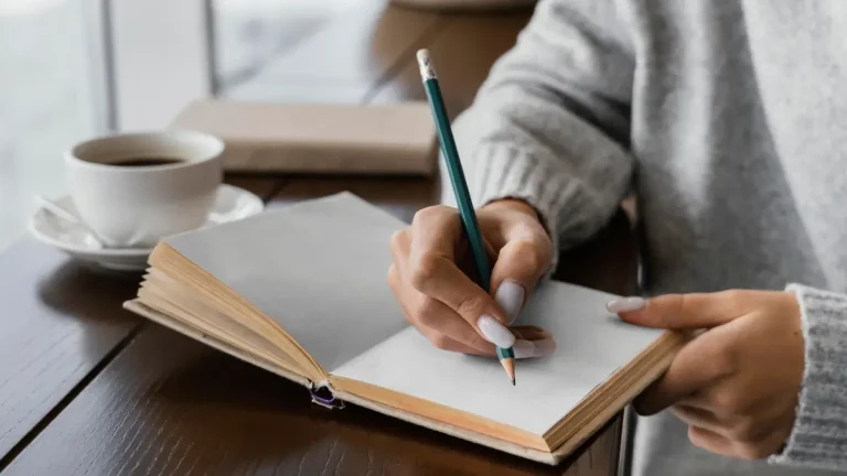 Journaling Can Help You Manage Anxiety: Here's How
