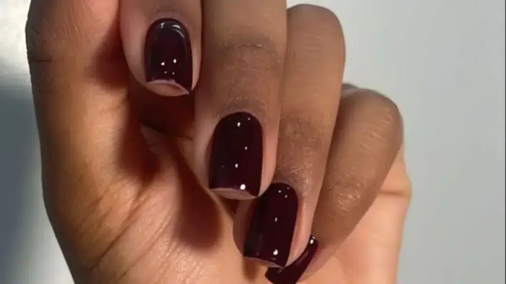 Burgundy nails