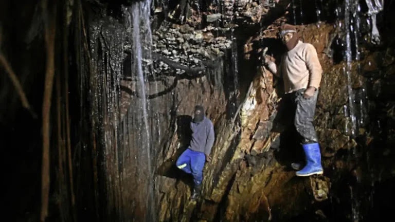 Gauteng’s Roads and Suburbs at Risk: Illegal Mining Tunnels Cause Collapse and Chaos