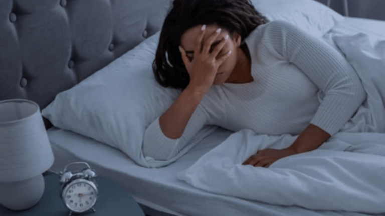 Waking Up Between 2–3 AM? A Doctor Reveals What Your Body Might Be Signaling