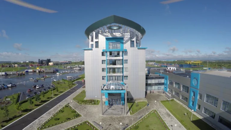 Beware: SA Government Alerts Young Women to Russian Job Scams