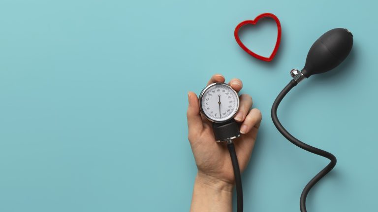 Doctors Share Easy Daily Tips to Lower High Blood Pressure