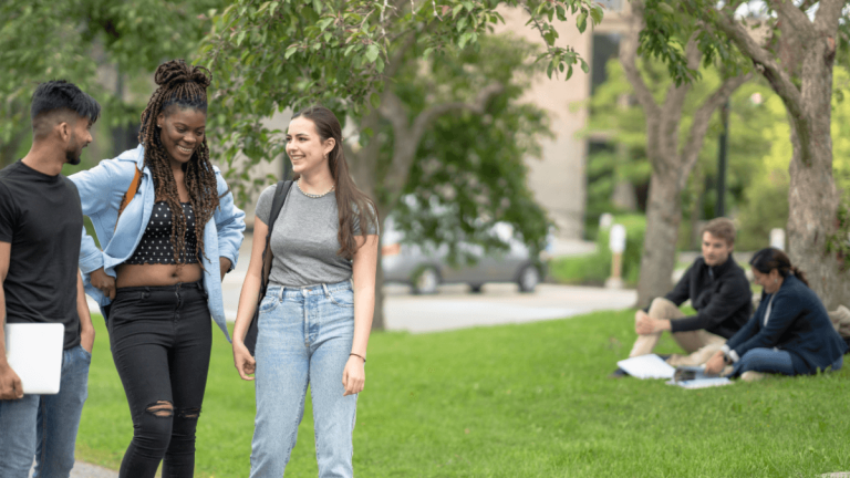 Fundi Loans vs NSFAS: What’s the Difference?