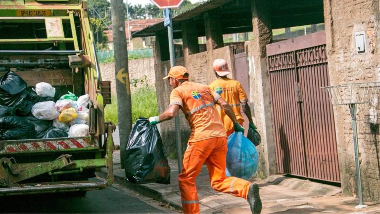 How to Report Missed Refuse Collection in Your Area