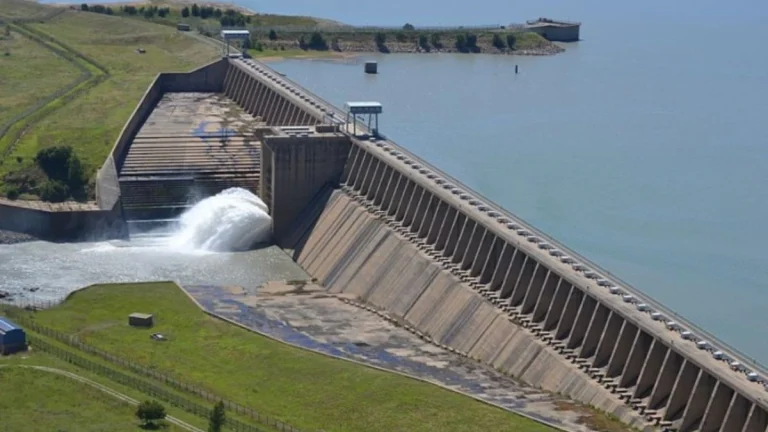Vaal Dam Overflows as La Niña Season Nears in Gauteng