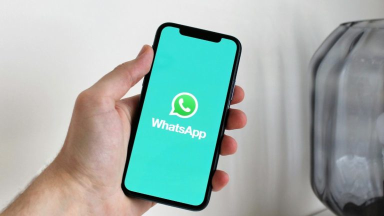 WhatsApp to Evolve into a Workplace Communication Powerhouse, Competing with Teams and Zoom