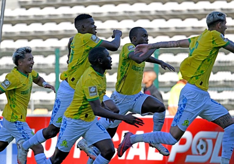 Betway Premiership Log Race Heats Up: Sekhukhune, Chiefs, Sundowns in Battle
