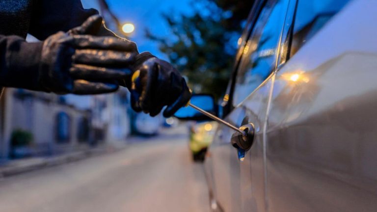 Car Hijacking: Pretoria Residents Warned of Car Theft Tactics Targeting Parked Cars