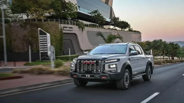 JAC T9 Plug-In Hybrid Aims at Ford Ranger Raptor and BYD Shark