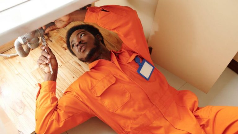 Nasi iSpani Plumbing Training: How to Build a Secure Career in South Africa