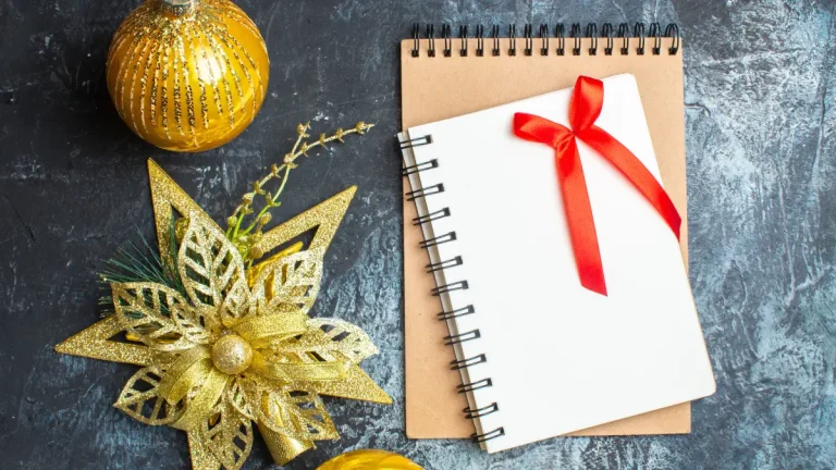 How to Write a Memorable Year-end Staff Note: Tips & Guides