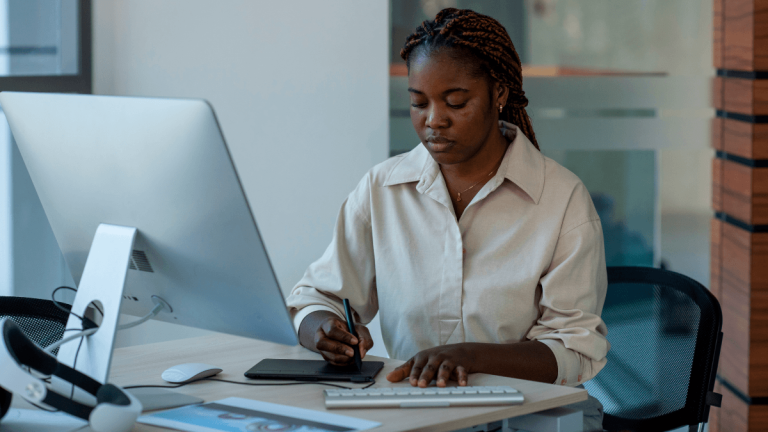 Gauteng Calls On Young Creatives: 10 Spots Open In The Graphic Design Incubation Programme This November