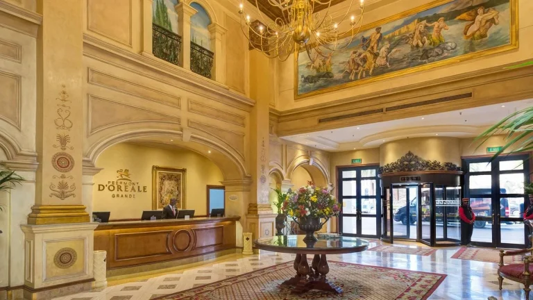 leonardo-2097246-dg-lobby_S-621536