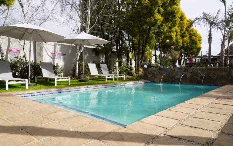 Birchwood - Pool - HR - 2