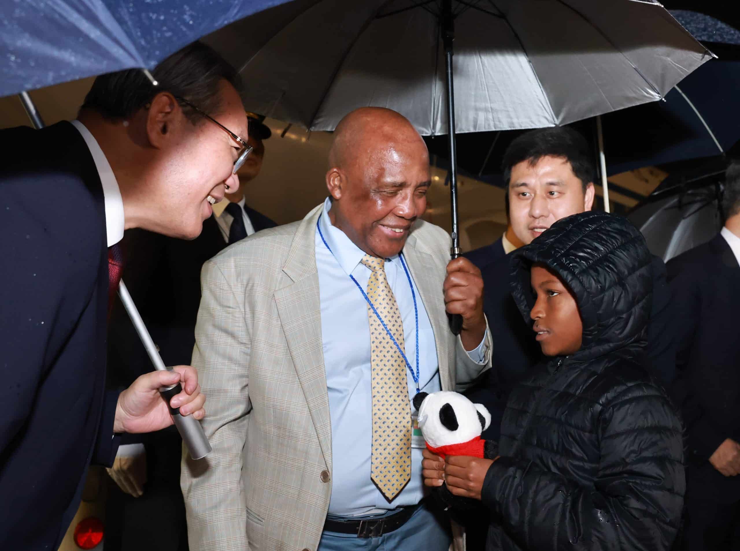 whatsapp-image-2025-11-20-at-211658_54937428250_o